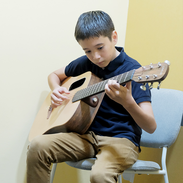 Dandelion School of Music Guitar Lesson